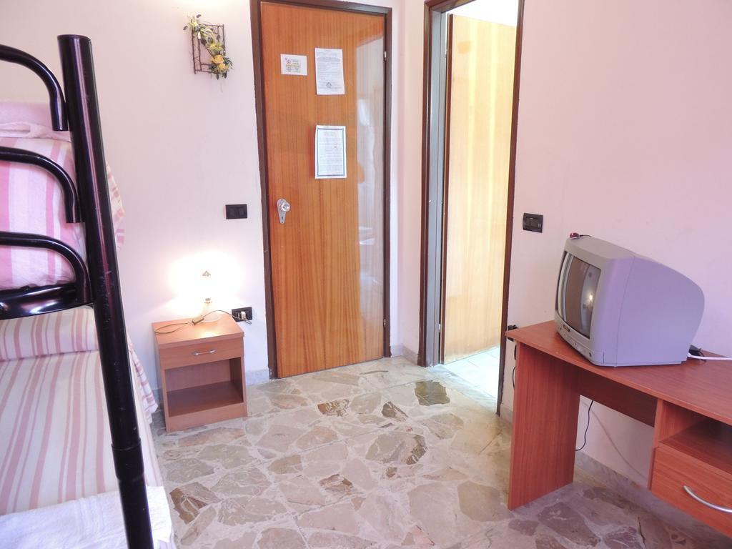 Albergo Il Terrazzino วิโบ วาเลนเซีย มารินา ห้อง รูปภาพ